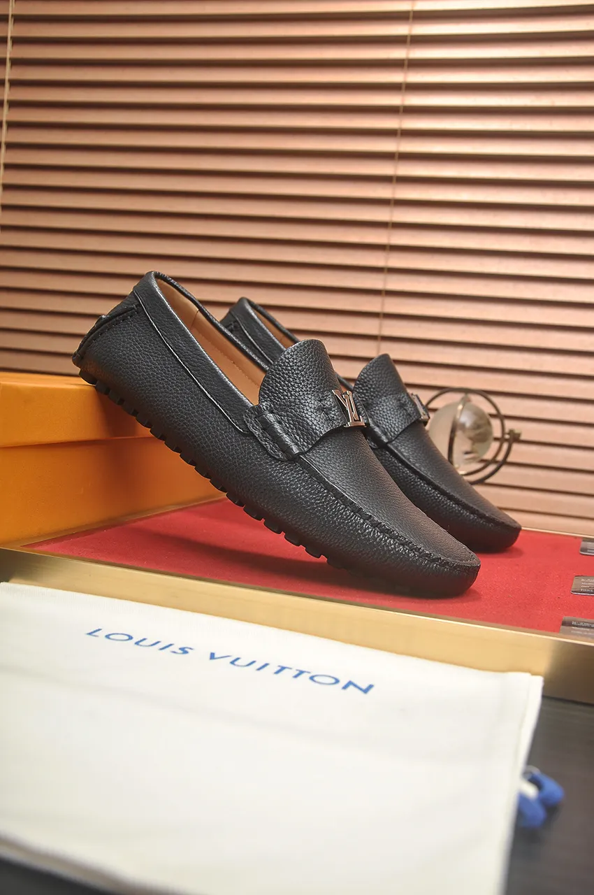 Men's men's shoes 💰420💶 [LV Doudou shoes] (water-dyed cowhide lining) new model is on the market, available on the official website. The new Doudou shoes are processed into single-color materials, and the uppers are made of imported horsehide leather. The body of the shoe is fully hemmed with mark thread, and is lined with imported original cowhide leather. The elegant shoe shape is super suitable for all-matching, and the size is 38-44.